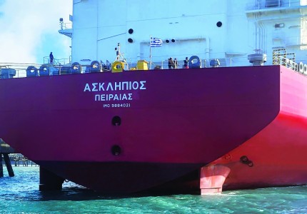 LNG/C ‘Asklipios’ flies the Greek flag